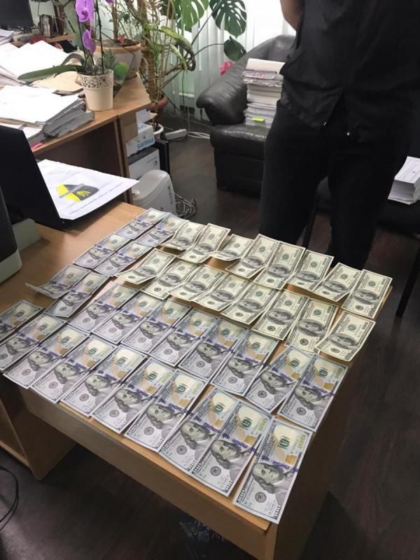В Харькове судью поймали за взяткой в $4 тыс. В Харькове судью поймали за взяткой в $4 тыс.