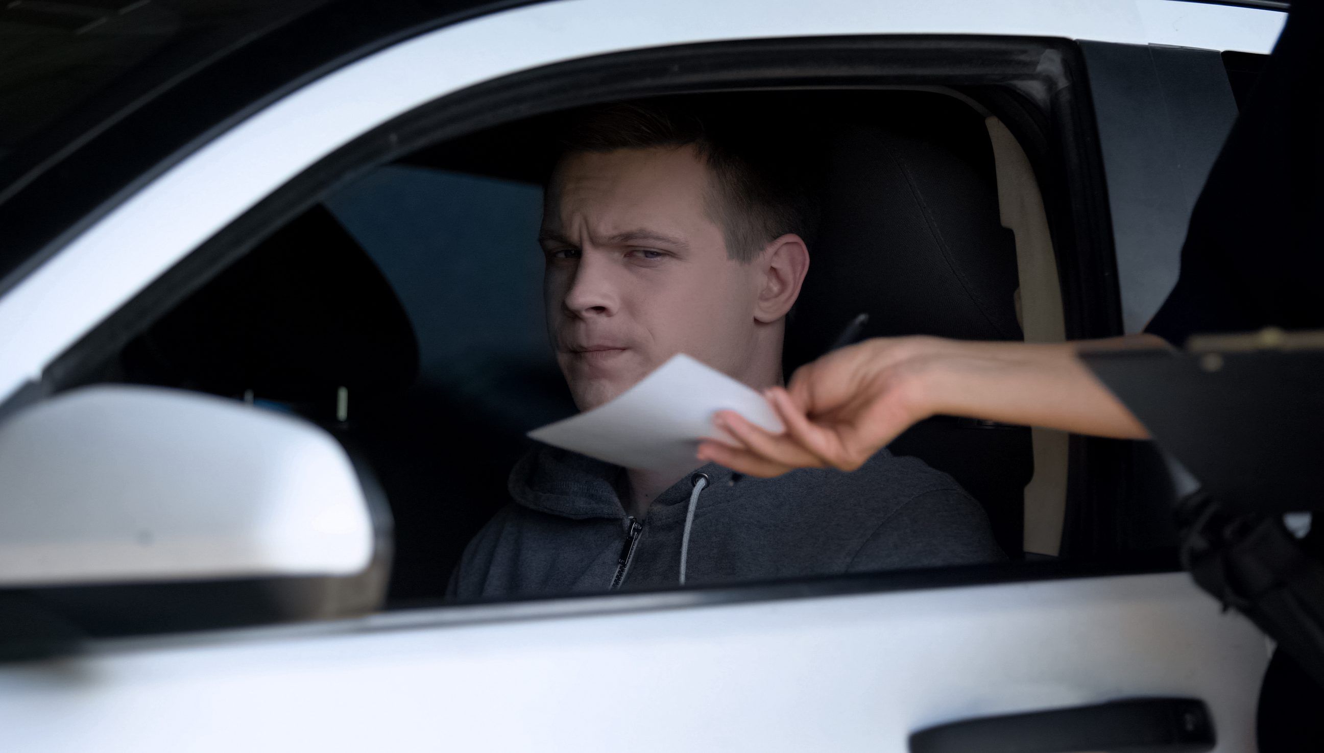 Автоматично, але з ручною перевіркою. Як запрацювала відеофіксація порушень ПДР Фото 3 Штраф