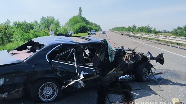 Влетела в отбойник: в Одесской области легковушка BMW попала в ДТП ДТП в Одесской области: легковушка влетела в отбойник