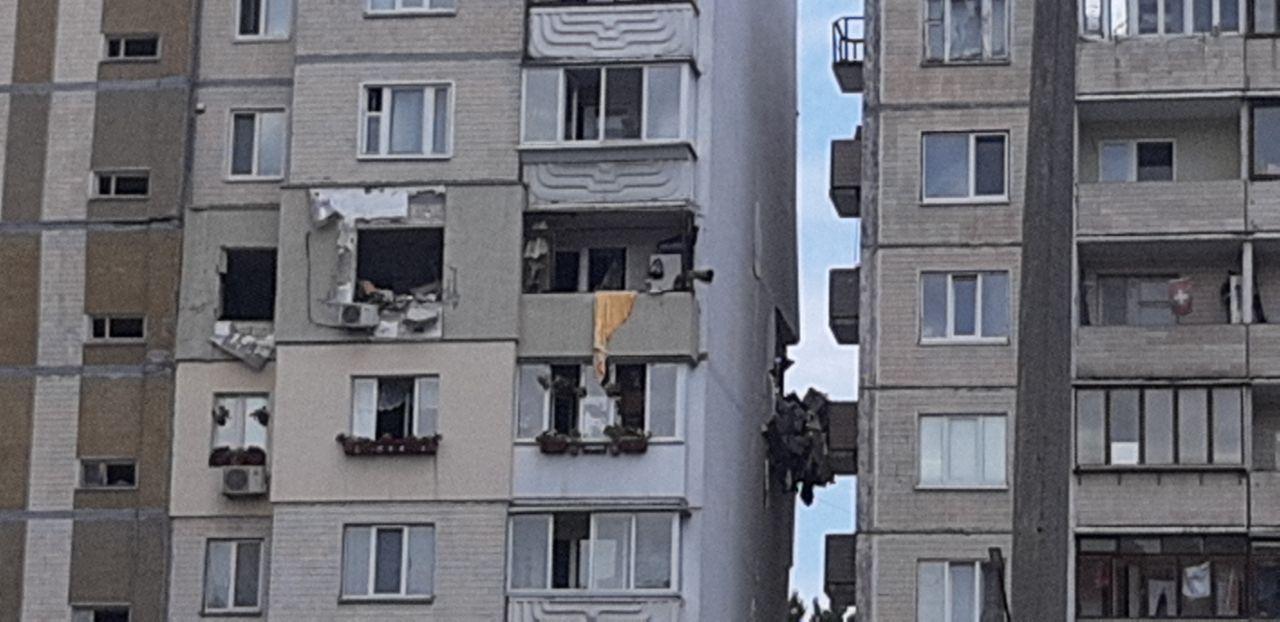 Взрыв в жилом доме на Позняках - видео Взрыв газа на Позняках: видео взрыва
