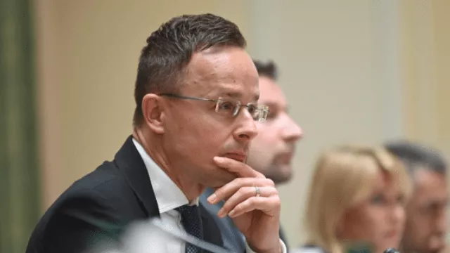 Петер Сійярто