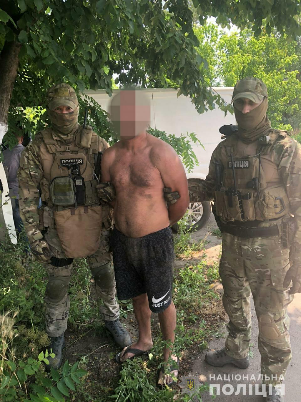 Напали с ножом и связали: в Днепропетровской области иностранцы ограбили пенсионеров Напали с ножом и связали: в Днепропетровской области иностранцы ограбили пенсионеров