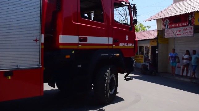 Пожары в Коблево: кто мешает работе пожарных и действия власти