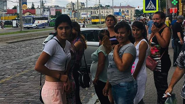 Во Львове цыгане напали на ветерана войны Ирину Командор