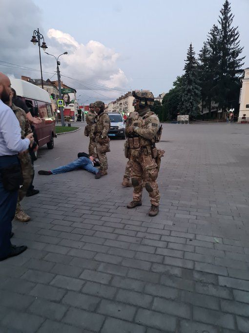 “Боевики” в Луцке, Полтаве и Киеве: как захватывали заложников в Украине “Боевики” в Луцке, Полтаве и Киеве: как захватывали заложников в Украине