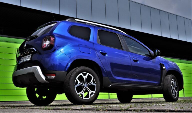 Renault Duster Ultramarine: бюджетно та стильно Фото 8