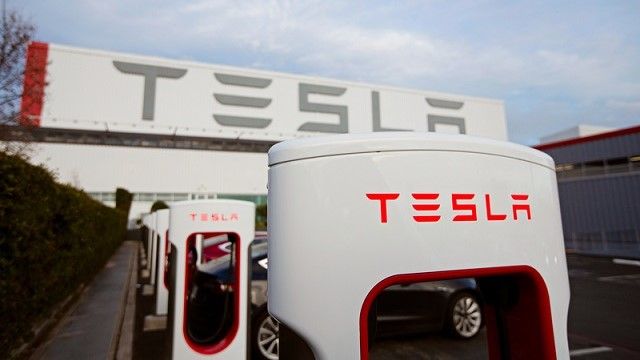 Акции Facebook, Microsoft и Tesla: ценные бумаги компаний допустили к обороту в Украине