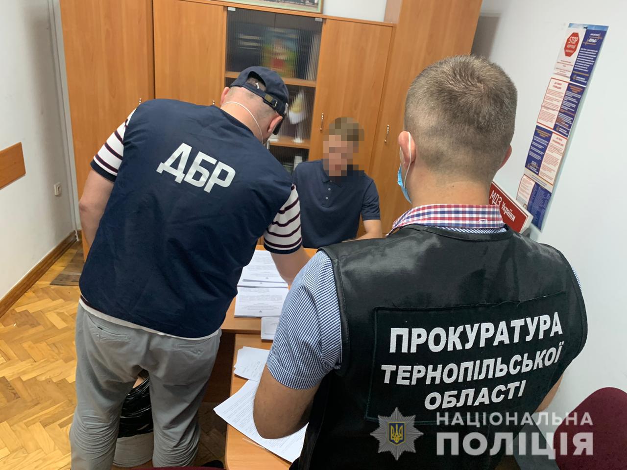 Руководителей ДФС Тернопольщины обвиняют в растрате 60 тонн изъятого алкоголя затримання працівників дфс тернопільщина