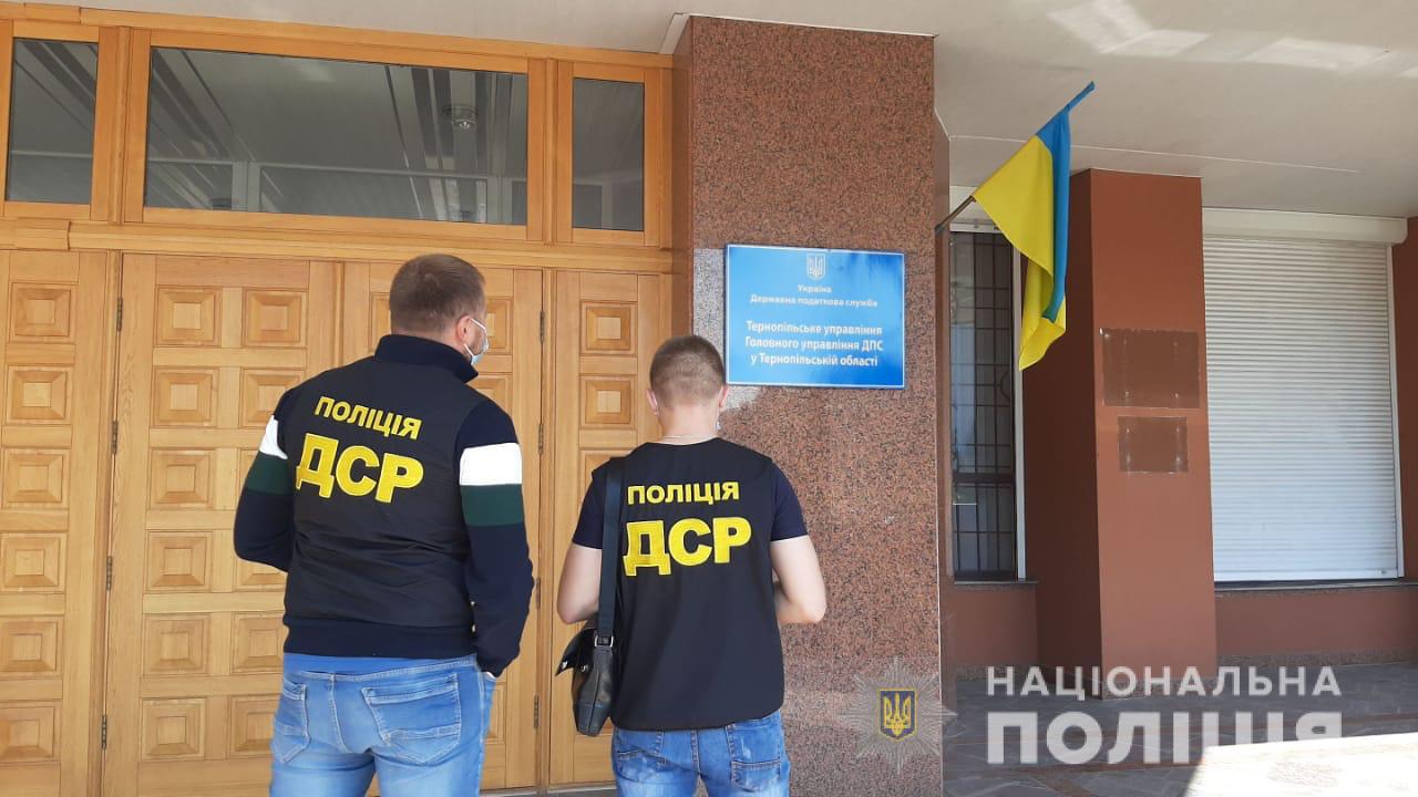 Руководителей ДФС Тернопольщины обвиняют в растрате 60 тонн изъятого алкоголя затримання працівників дфс тернопільщина