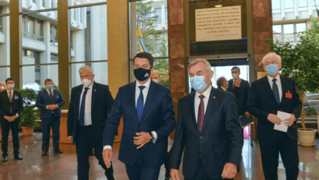 Спільне майбутнє у ЄС, Білорусь та боротьба за незалежність: візит Разумкова у Литву Дмитро Разумков у Литві