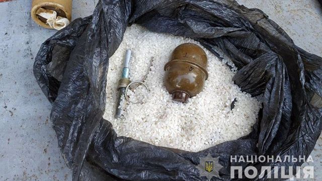 На Донетчине мужчина хотел передать боеприпасы и взрывчатку службой доставки небезпечні предмети