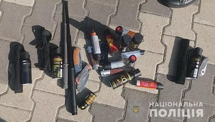Столкновения и оружие: под Одессой во время съезда партии полиция задержала почти 50 человек Столкновения и оружие: под Одессой во время съезда партии полиция задержала почти 50 человек
