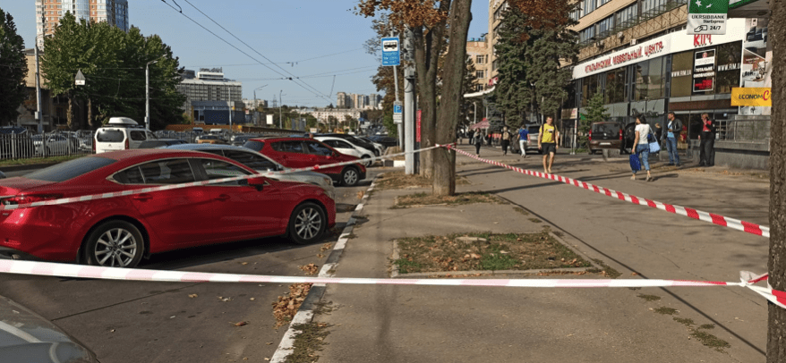 В Харькове грабители ранили женщину и угнали ее авто: объявлена операция Сирена В Харькове грабители ранили женщину и угнали ее авто: объявлена операция Сирена
