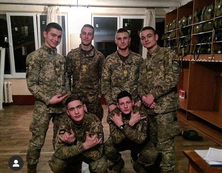 Авиакатастрофа под Харьковом: список и фото тех, кто был в самолете Авиакатастрофа в Чугуеве: список тех, кто был в самолете