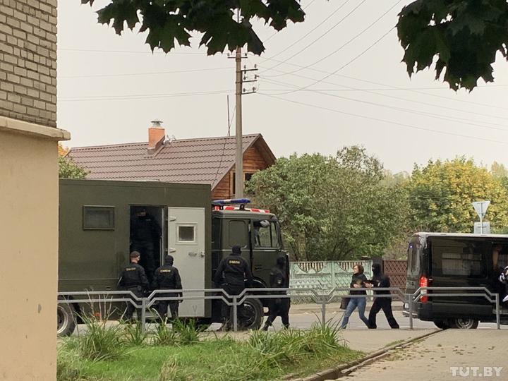Протесты в Беларуси: силовики во время задержаний применили гранаты и газ