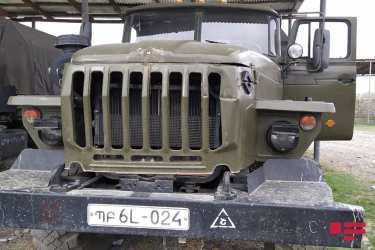Азербайджан показал трофеи, захваченные в бою с армянскими войсками