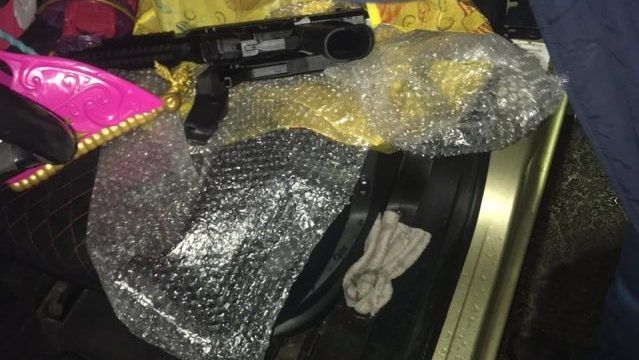 Прятал оружие в игрушках: в Закарпатской области задержали гражданина РФ Зброя СБУ