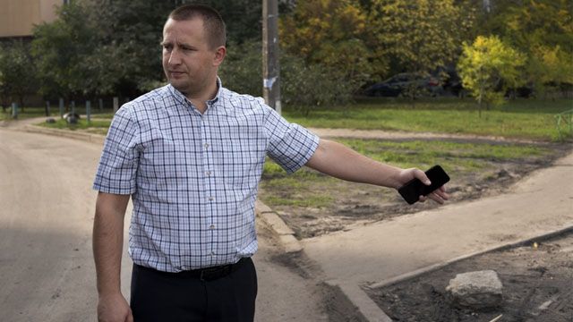 Заезжают на зеленые зоны, потому что на Троещине нет парковок — Бусаев