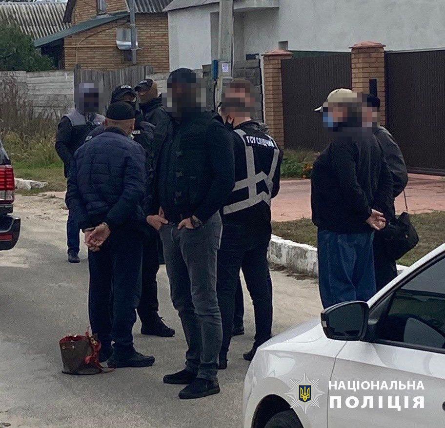 Требовали $200 тыс.: под Киевом силовики задержали похитителей 6-летней дочери телеведущей Под Киевом силовики задержали похитителей 6-летней дочери телеведущей