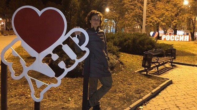“Сможет” путешествовать по всему миру: Чичерина похвасталась “паспортом ДНР”