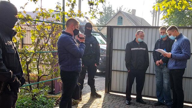 Требовали деньги на лечение дочери: в Николаеве аферисты обманули пенсионерку