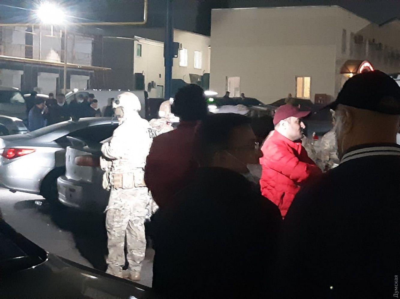 Самосожжение и столкновения: на Седьмом километре продавцы заблокировали СБУ Столкновения на Седьмом километре: продавцы заблокировали СБУ