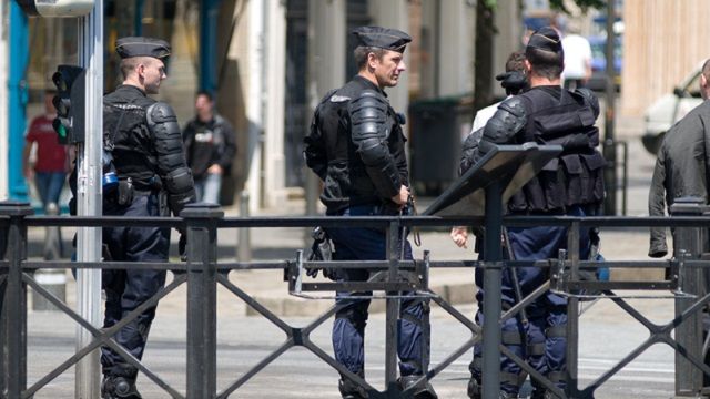 Франция подверглась исламистской террористической атаке — Макрон