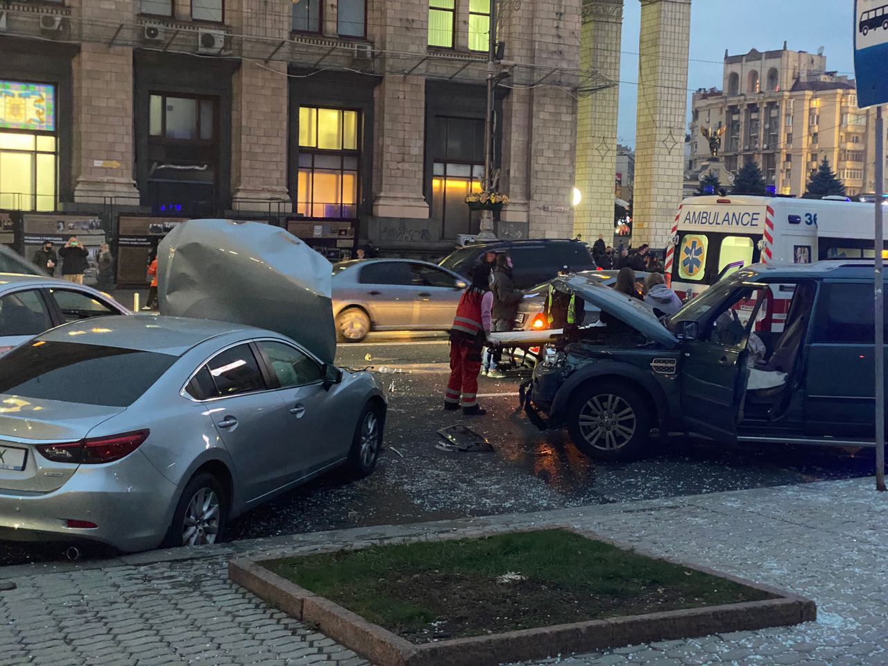 Что показал драгер — предварительная причина ДТП на Майдане Причина ДТП на Майдане Независимости в Киеве