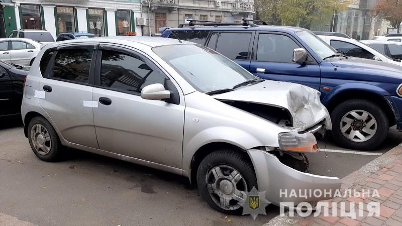 В Одессе женщина похитила такси и совершила на нем ДТП В Одессе женщина украла такси и попала на нем в ДТП