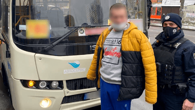 В Киеве водитель маршрутки возил пассажиров под кайфом маршрутка Київ