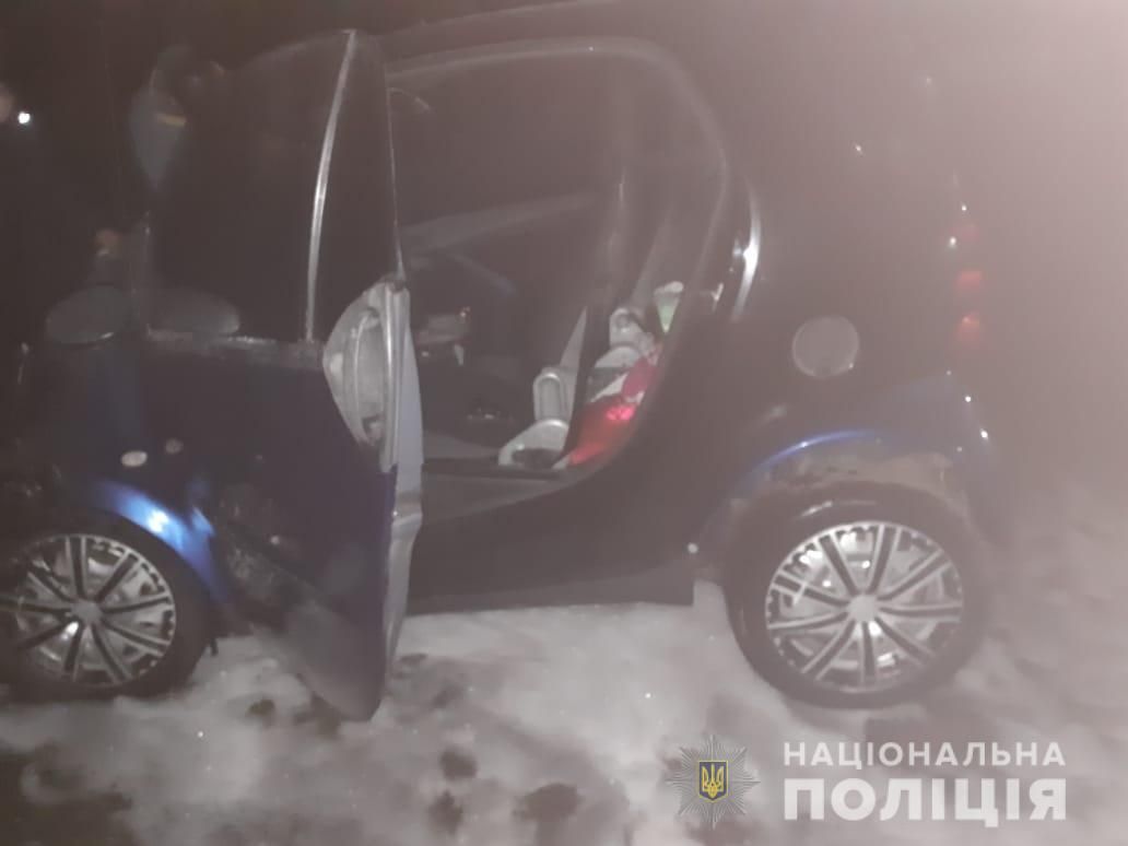 В Конотопе загорелось авто новоизбранного депутата, Тягнибок заявил о покушении В Конотопе загорелось авто новоизбранного депутата, Тягнибок заявил о покушении