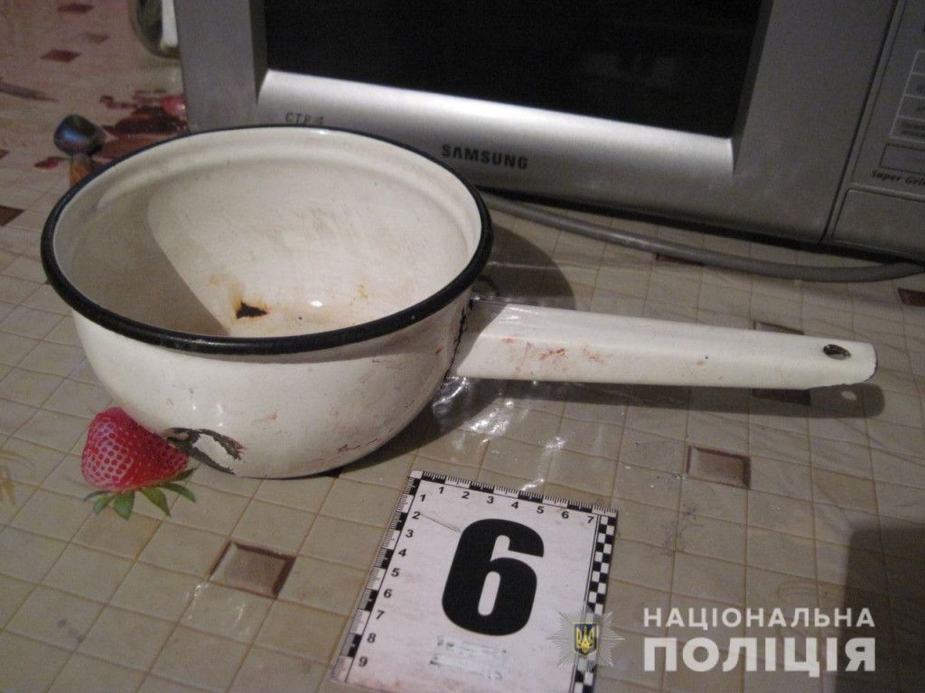 В Донецкой области мужчина из-из ревности убил жену и убежал с двумя детьми В Донецкой области мужчина из-из ревности убил жену и убежал с двумя детьми