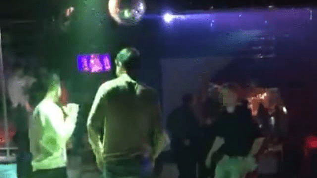 Во Львове ночной клуб устроили вечеринку на сотню людей