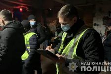Владелец и гости оштрафованы: в Киеве ночной клуб работал несмотря на карантин Владелец и гости оштрафованы: в Киеве ночной клуб работал несмотря на карантин