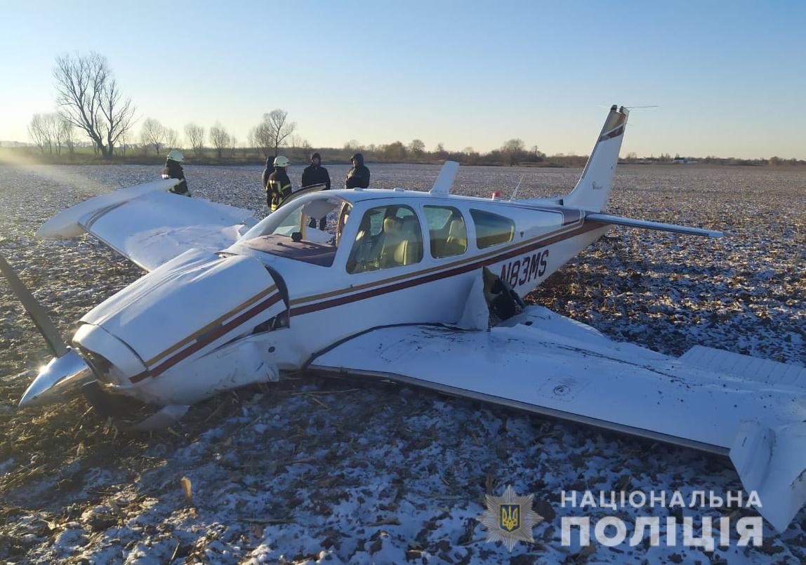 В Киевской области разбился легкомоторный самолет Крушение самолета в Киевской области (ФОТО)