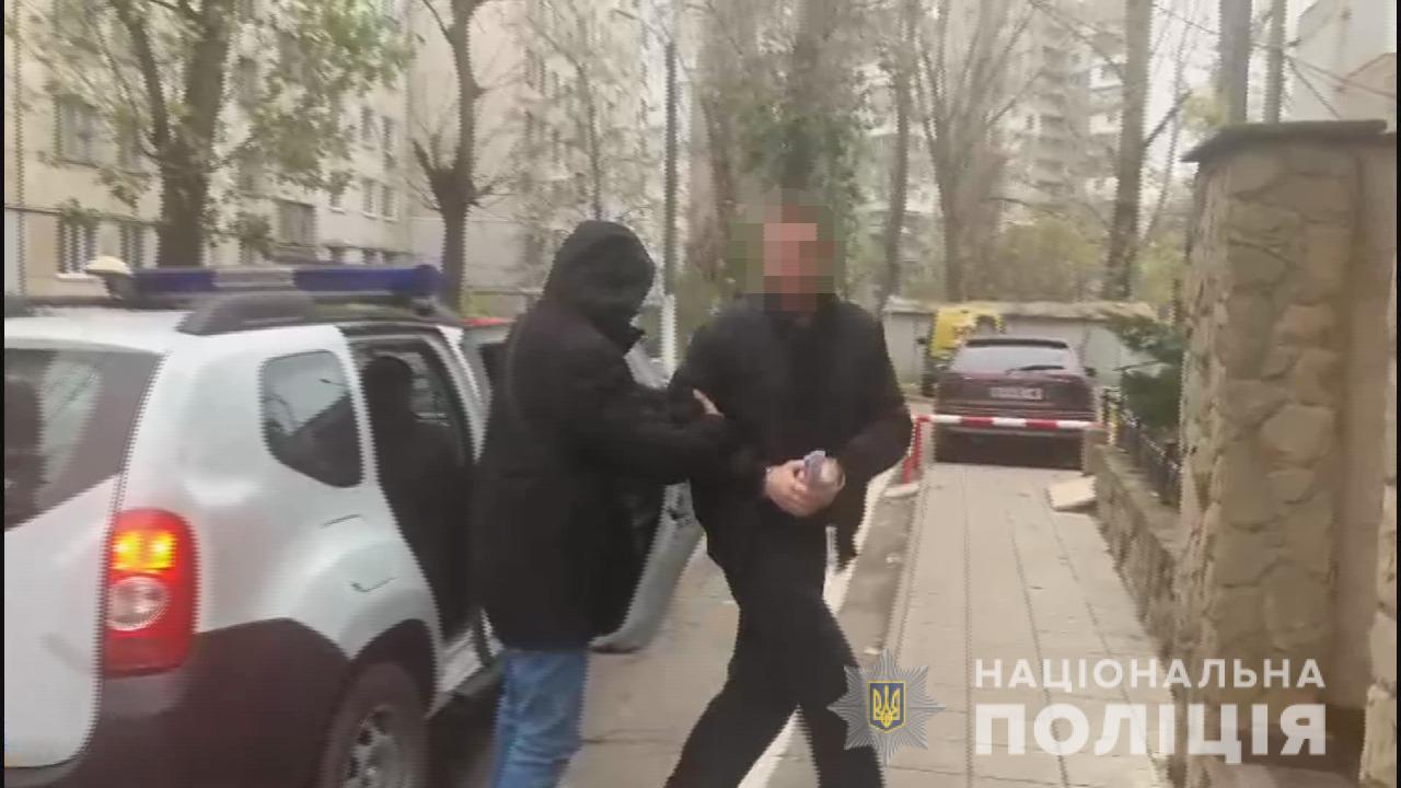 Готовились к крестинам младенца: в Одессе мужчина зарезал будущего кума В Одессе мужчина зарезал будущего кума