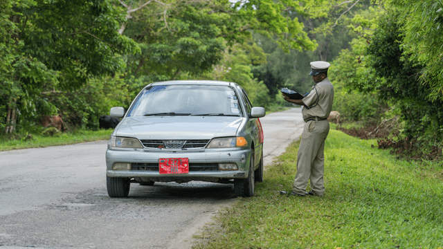 Відібрали техніку і $6 тис: на Занзібарі побили та пограбували туристів з України
