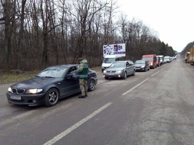 Пересечение границы – украинцы выезжают в ЕС после праздников
