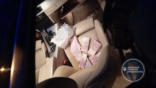 Пропонували закрити справу по ДТП: на Донбасі слідчі вимагали хабар