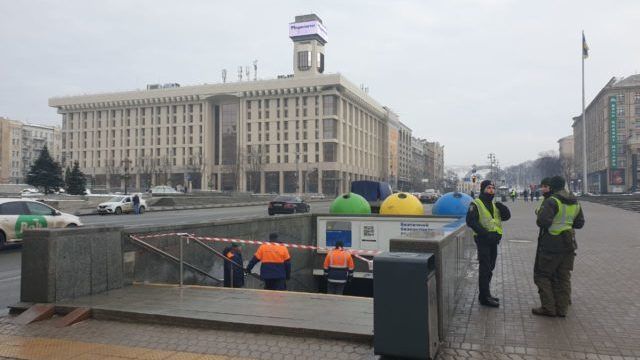 На Майдані Незалежності у переході обвалилася стеля