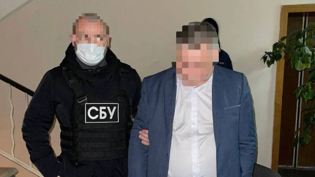 1,2 млн грн из ковидного фонда: чиновник Житомирской ОГА попался на взятке