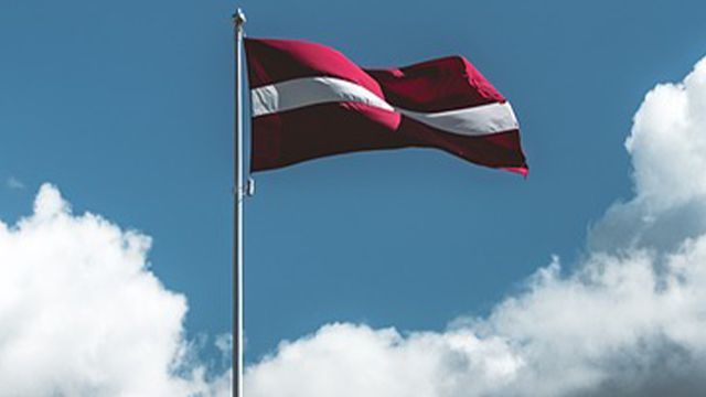 Латвия зеркально высылает белорусских дипломатов: до нормализации отношений