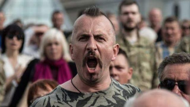 В Украине и Франции вспоминают певца и добровольца Василия Слипака