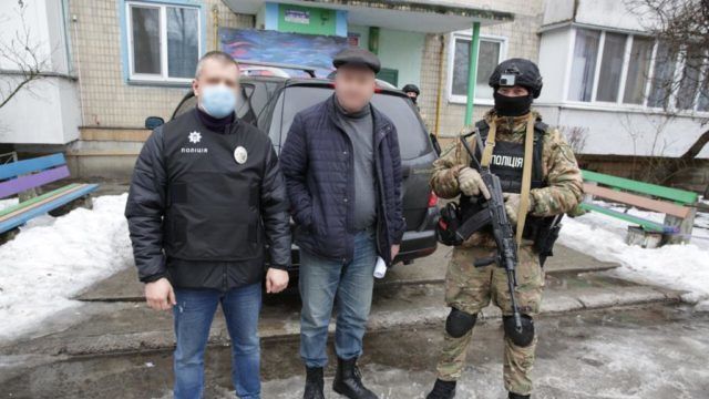 На Киевщине псевдофотограф создавал детскую порнографию