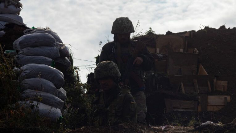 Чего Россия добивается обострением на Донбассе