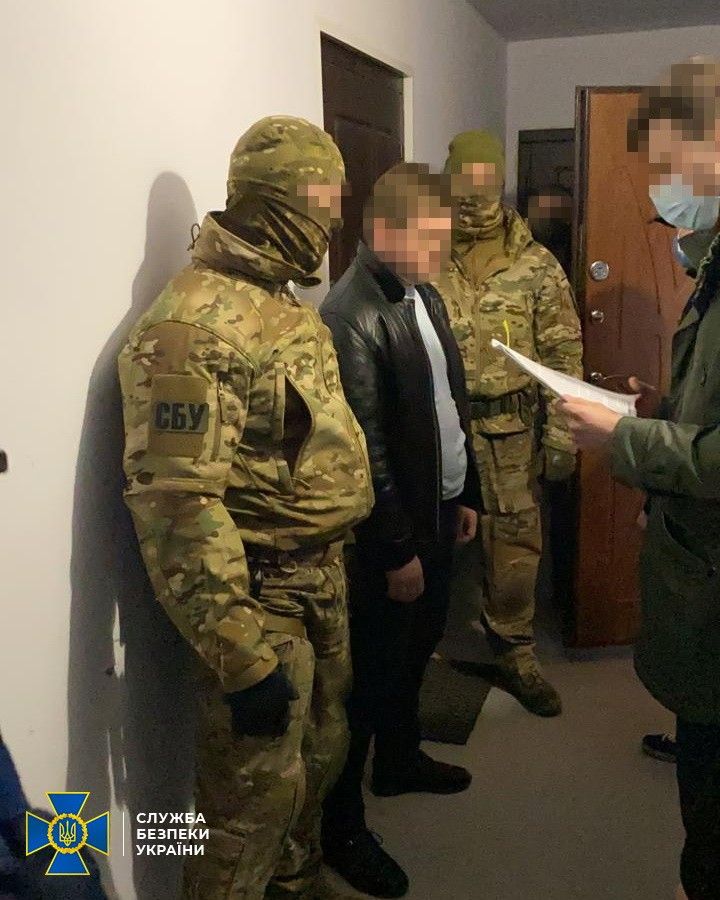 СБУ разоблачила боевика “ЛНР”, который работал в госорганах Украины СБУ разоблачила боевика "ЛНР", который работал в госорганах Украины