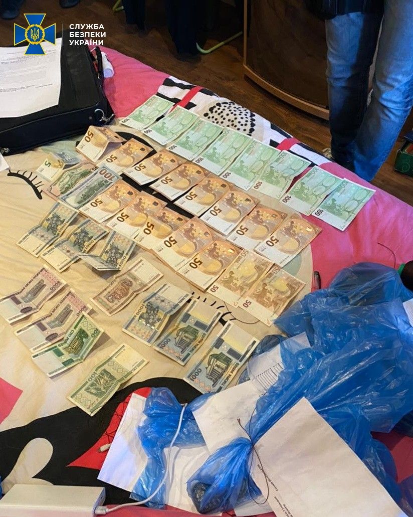 СБУ разоблачила боевика “ЛНР”, который работал в госорганах Украины СБУ разоблачила боевика "ЛНР", который работал в госорганах Украины