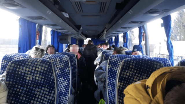 Автобус з білорусами