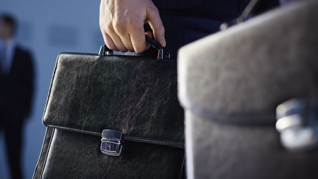 Чехия распорядилась выслать 18 российских дипломатов
