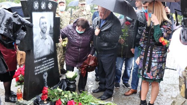 У Сумах колишній ґвалтівник осквернив могилу героя АТО – йому загрожує 5 років